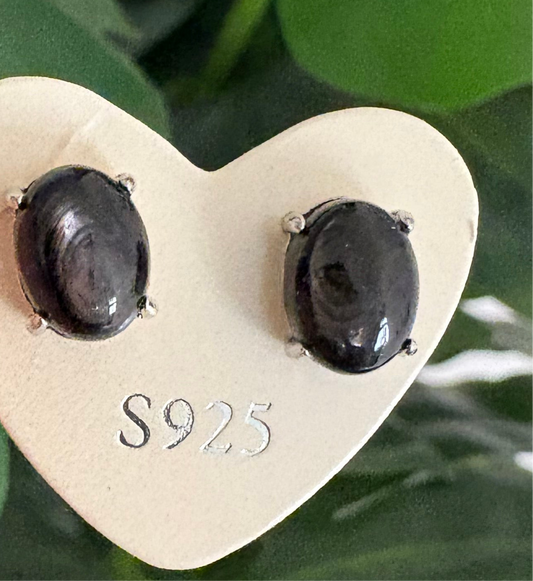 Hypersthene studs